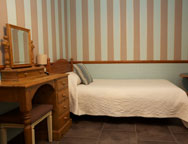Gatwick_the_waterhall_country_house_hotel_double_bedroom_ Gatwick_the_waterhall_country_house_hotel_double_bedroom_