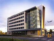 Liverpool Express By Holiday Inn Hotel Exterior Liverpool Express By Holiday Inn Hotel Exterior