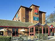 Luton Ibis Hotel Outside Luton Ibis Hotel Outside