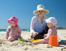 Keeping your baby cool on holiday Keeping your baby cool on holiday