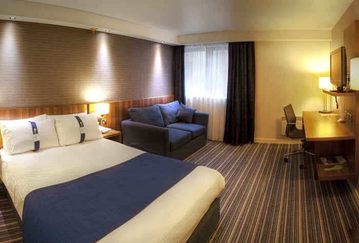 >Holiday Inn Express Edinburgh Airport