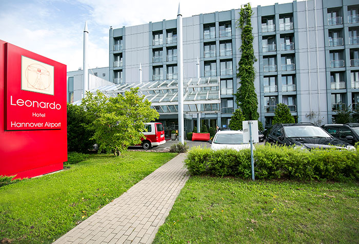 Parken Hotel Leonardo Am Flughafen Hannover www.holidayextras.com