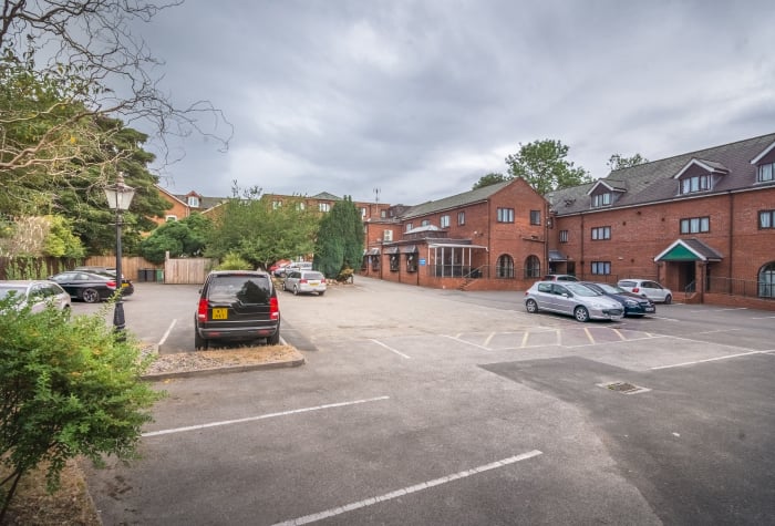 Quality hotel birmingham exterior view