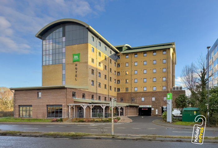 Ibis gatwick exterior view