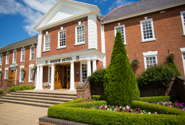 Manor hotel meriden exterior view