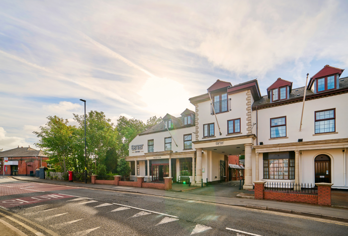 Quality hotel birmingham exterior view
