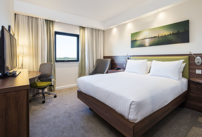 Hampton by hilton humberside airport exterior view