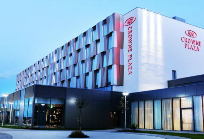 Crowne plaza exterior view