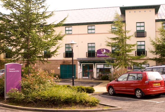 Premier inn edinburgh south queensferry exterior view