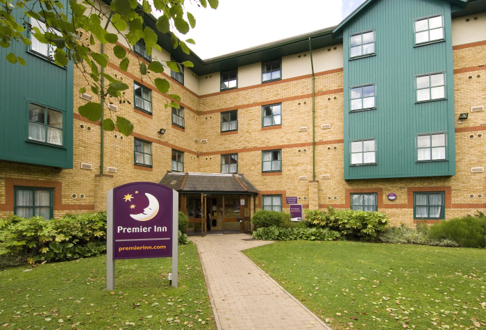 Premier inn luton south m1 j9 luton airport exterior view