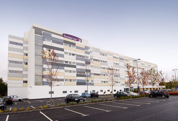Premier inn south manchester airport exterior view