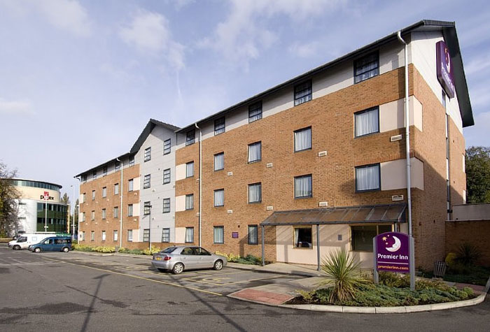 Premier inn west didsbury manchester airport exterior view