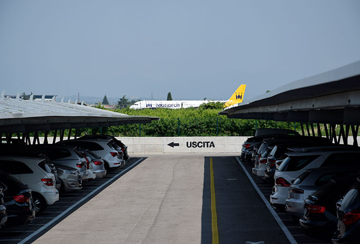 Parken Direkt Am Flughafen Verona www.holidayextras.com