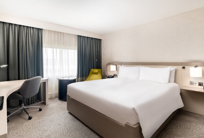 >Hilton T4 London Heathrow Hotel